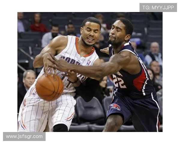 2012年12月6日尼克斯与山猫的激烈对决回顾与精彩瞬间分析