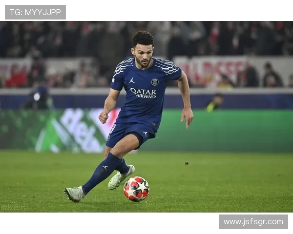 巴黎足球会与波城的激烈对决揭示了足球战术与团队协作的重要性