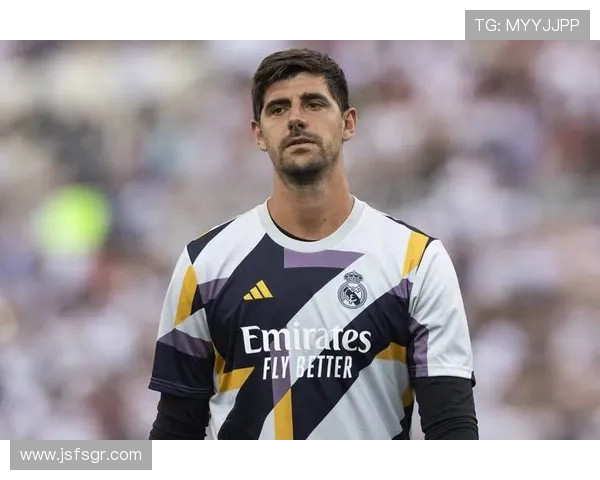 库尔图瓦的传奇之路：从青涩少年到世界级门将的成长历程