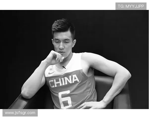 郭艾伦带领中国男篮奋勇拼搏展现青春力量与团队精神的精彩瞬间 郭艾伦带领中国男篮奋勇拼搏展现青春力量与团队精神的精彩瞬间