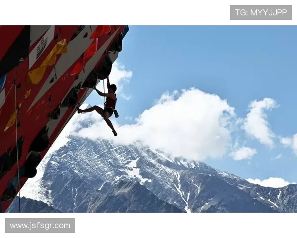 攀岩之巅:深入南京攀岩队的比赛历程与经验分享 攀岩之巅:深入南京攀岩队的比赛历程与经验分享