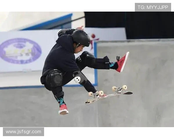 滑板精英赛特别报道:上海滑板队勇闯巅峰展现逆袭精神与团队力量 滑板精英赛特别报道:上海滑板队勇闯巅峰展现逆袭精神与团队力量