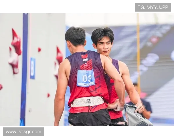 成都攀岩队在滑板精英赛中的逆袭之路与精彩瞬间回顾